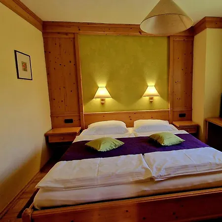 Landgasthof Trattnig Schiefling am See Room photo