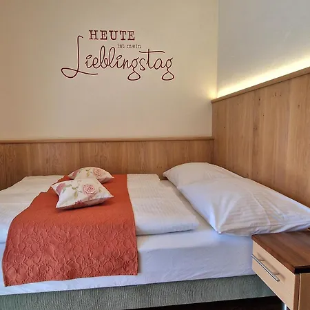 Landgasthof Trattnig Schiefling am See Room photo