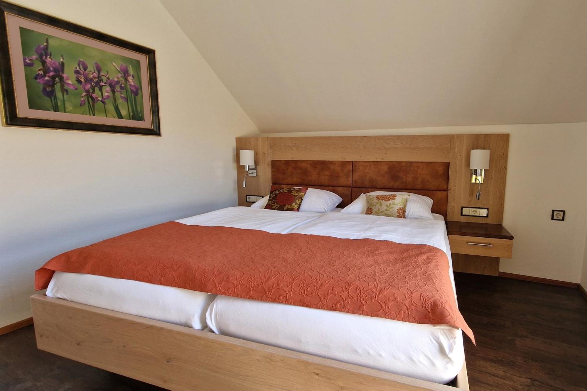 Landgasthof Trattnig Guest house Schiefling am See